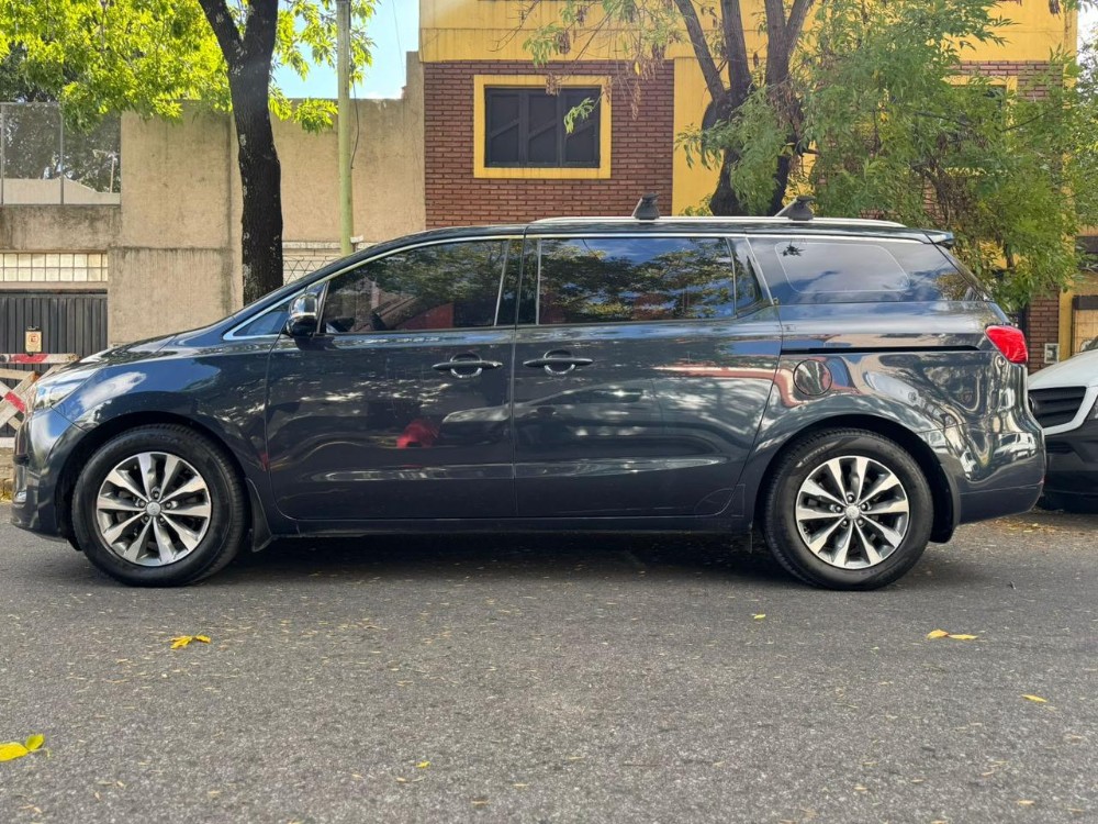Kia Carnival EX Premium — foto 9